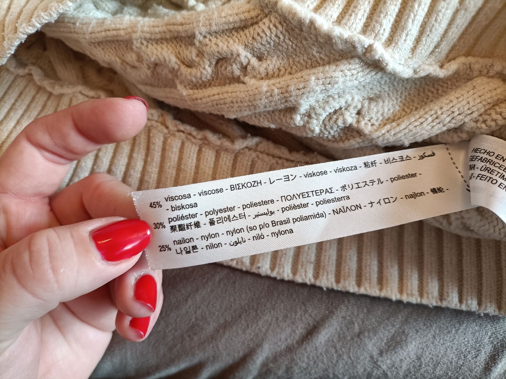 Zara Maglioni & Felpe: Strickpullover von ZARA mit Cut-Out, Gr. S Beige/ Weiss – Usato da St. Gallen venduto da jan_ccx7 3