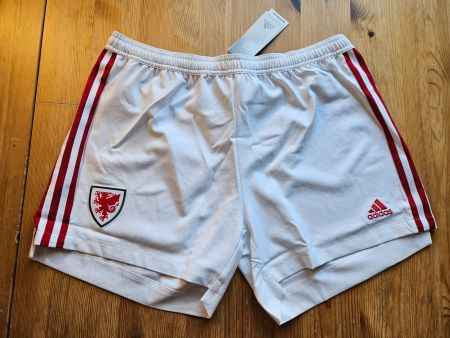 Hosen Wales NEU Gr. L (42-44) adidas Damen Shorts Fussball