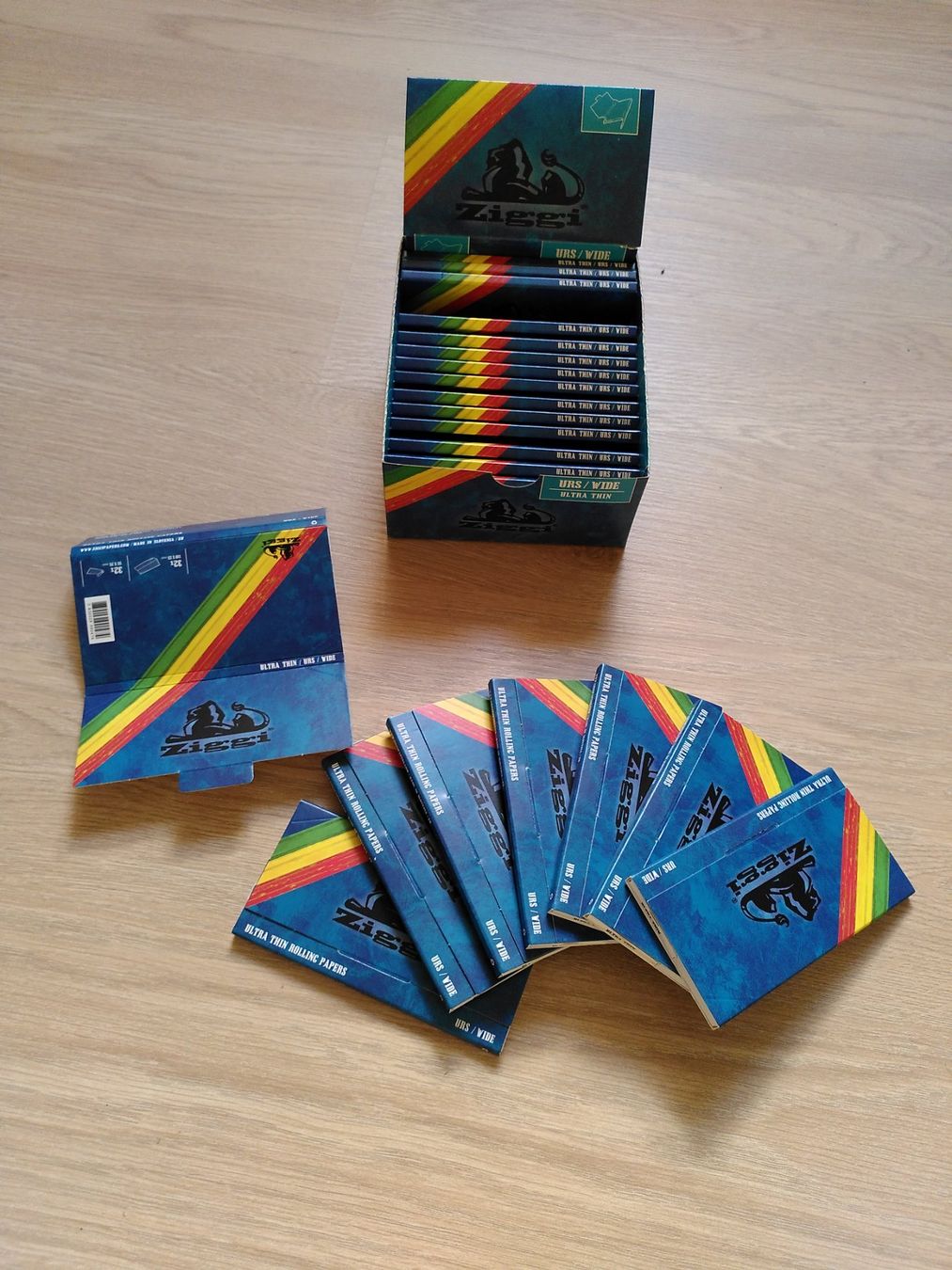 Tabak: Zigarettenpapier mit Kartontips – Neu und originalverpackt aus Zürich von alessa88 1