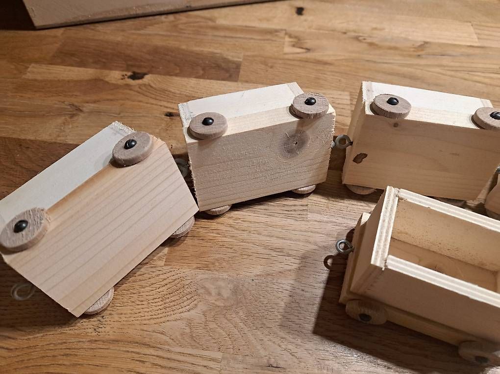 Giocattoli: Holzzug – Usato da Bünzen venduto da Floh99 3