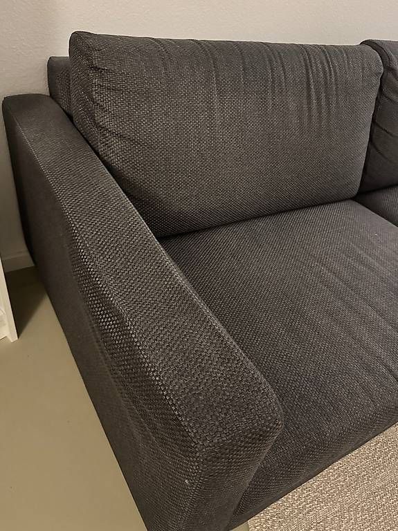 Sofas: Dunkelgraues Sofa zu verschenken – Défectueux à Zürich par maw_67ls 1