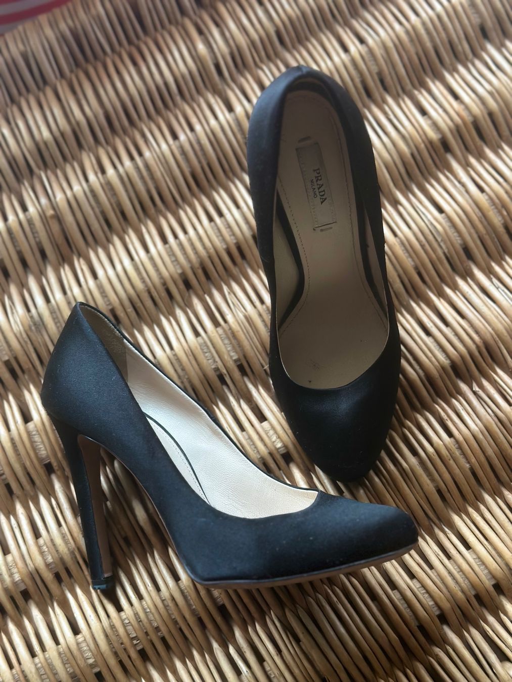 Prada Damenschuhe: Prada Pumps | schwarz | Gr.36 – Gebraucht aus Kilchberg ZH von nad_6dwp 1