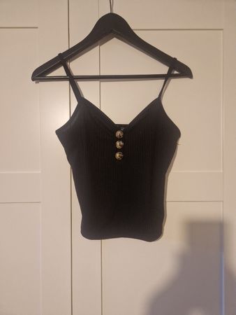 Schwarzes Top Gr. S mit Knöpfen - Sommer Essential!