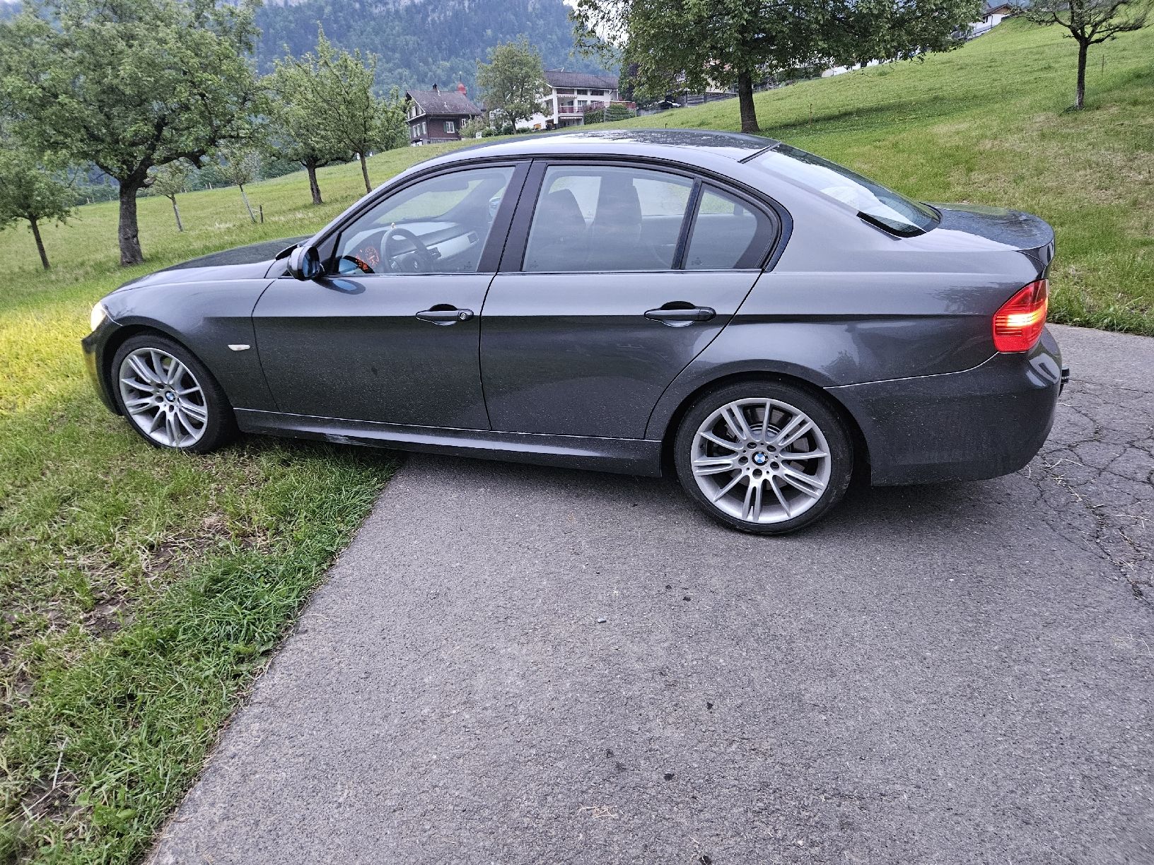 BMW Automobili: BMW 335 xi Handschaltung ab MFK – Usato da Ibach venduto da lienid 3