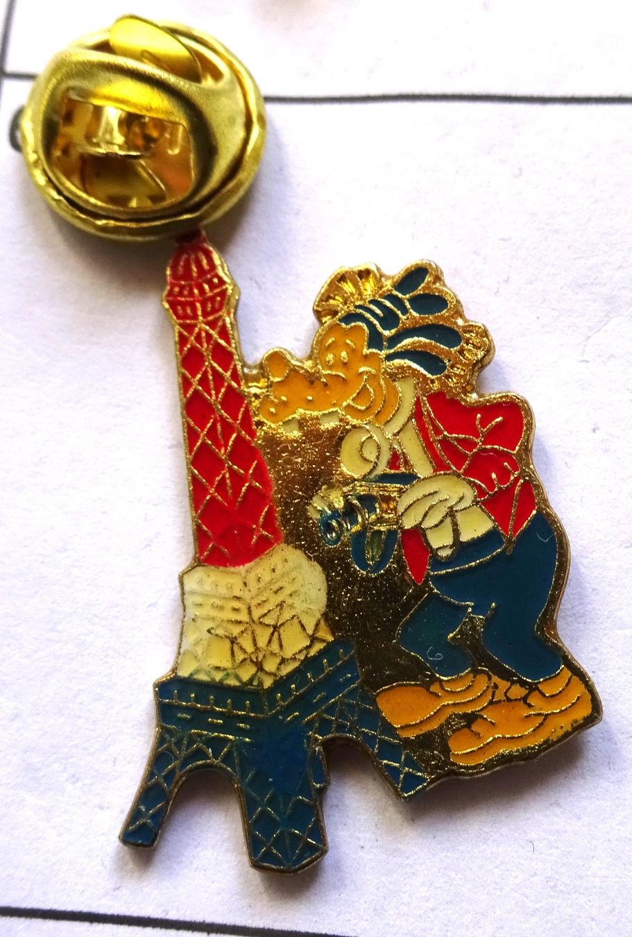 Plaquettes & Badges: Pin Paris Eifelturm Comics – D'occasion à Utzenstorf par BUtter81