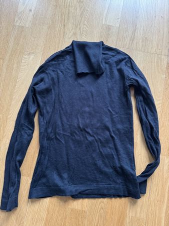 BLACK REUTER TURTLENECK