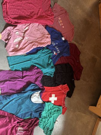 Damen T-Shirts Set gemischte Grössen (XS-M) & Marken