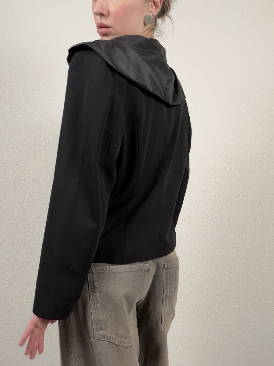Giacche: Vintage Black Jacket with Rose Detail - Size Medium – Usato da Knonau venduto da Grapesvintage 7