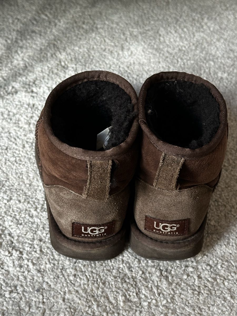 Ugg Scarpe da donna: Braune UGG Boots Classic Mini, Gr. 37 – Usato da Zürich venduto da van_6v8q 1