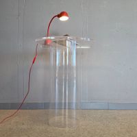 Plexiglas Desk Tisch Pult Sockeltisch rund Acrylic Table.
