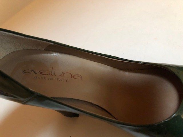 Scarpe da donna: Escarpin noir et vert laqué 37.5 – Nuovo (secondo la descrizione) da CORMINBOEUF venduto da toutou 4
