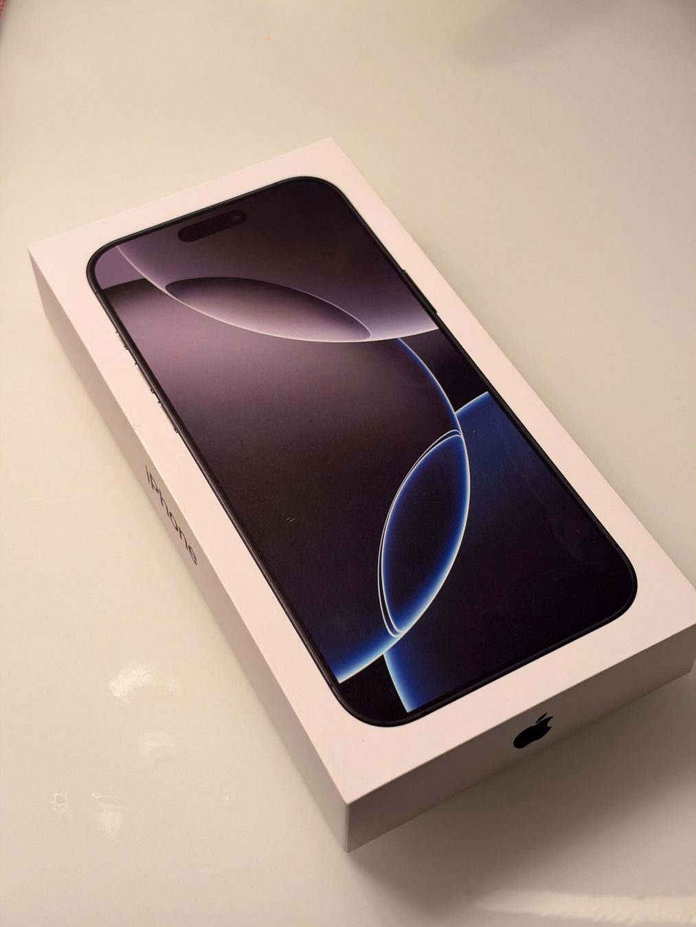 Apple Telefoni cellulari / Smartphones: iPhone 16 Pro Max 1 TB Black Titanium – Usato da Zug venduto da AceHood 7