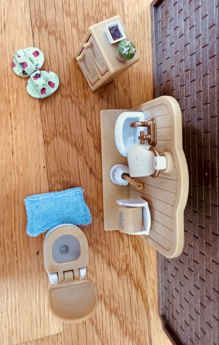 Sylvanian families Giocattoli: Sylvanian Families: Ensemble de toilettes – Usato da Grand-Lancy venduto da Roteli76 1