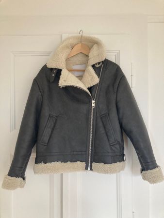 Veste aviateur Bershka, taille S, idéale pour l'hiver!