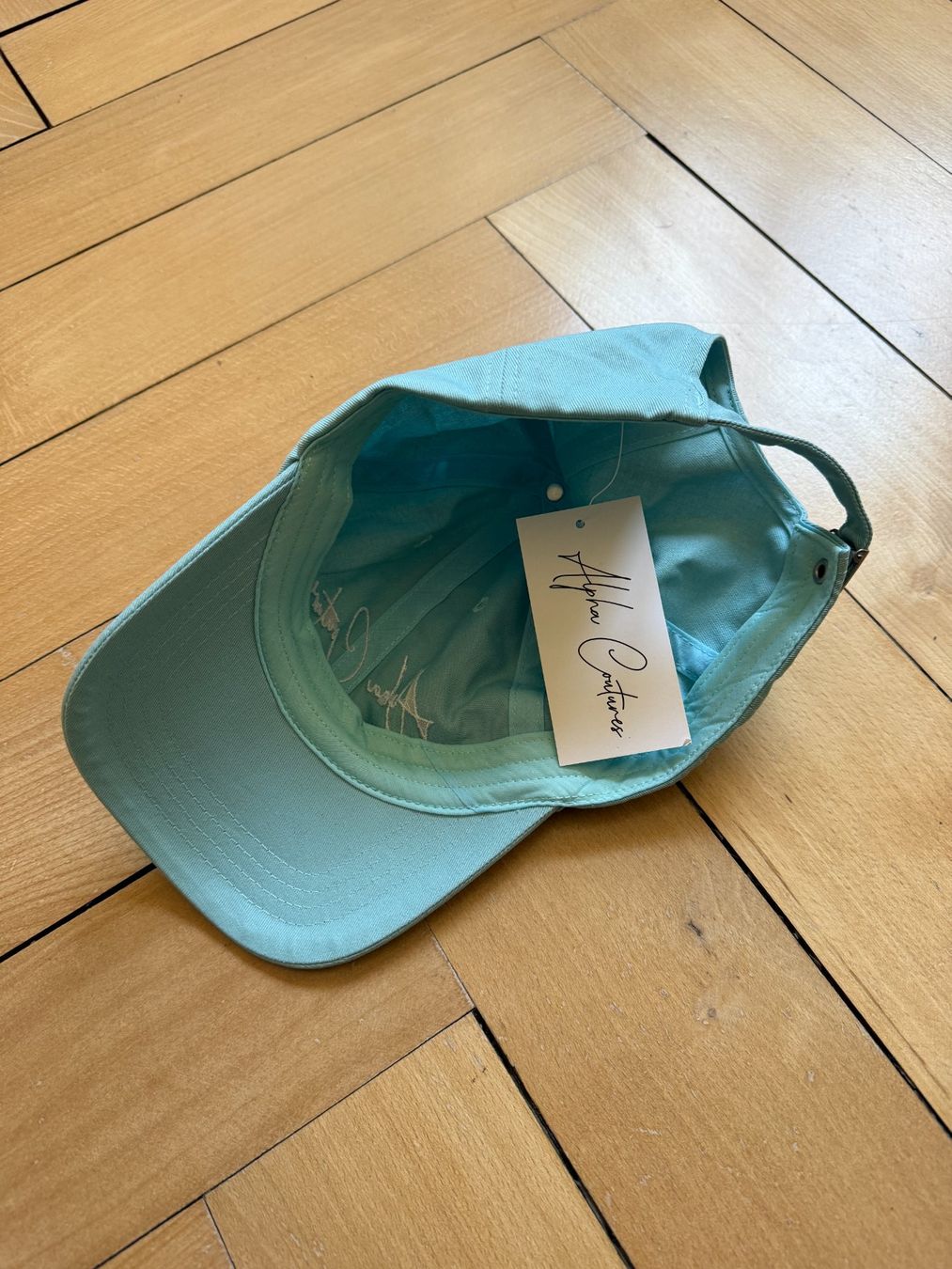 Chapeaux, bonnets & casquettes: ALPHA COUTURES - Cap hellblau (neu) – Neuf avec emballage d'origine à Zürich par Diazaio 1