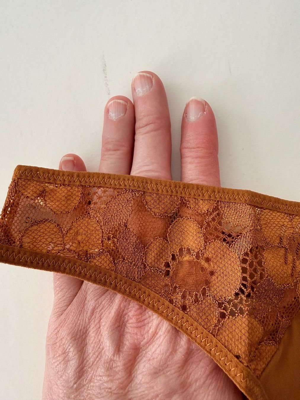 Simone Pérèle Altra biancheria intima: SIMONE PÉRÈLE, String, Grösse 1 (36), Farbe Goldbraun – Nuovo e nell'imballaggio originale da Rudolfstetten venduto da gst_g7xl 1