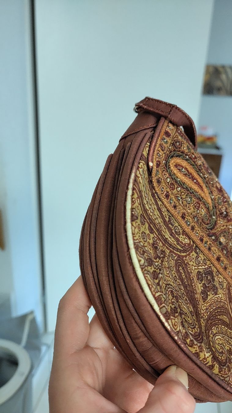 Borse da donna: Kleine Umhängetasche – Usato da Stäfa venduto da mic_b7td 3