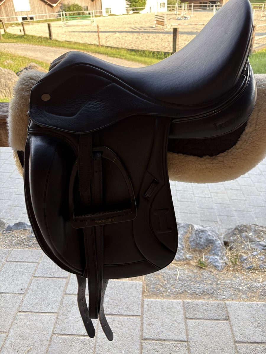 Sattel & Sattelzubehör: Ikonic Dressursattel – Gebraucht aus Wolfhausen von Sag86
