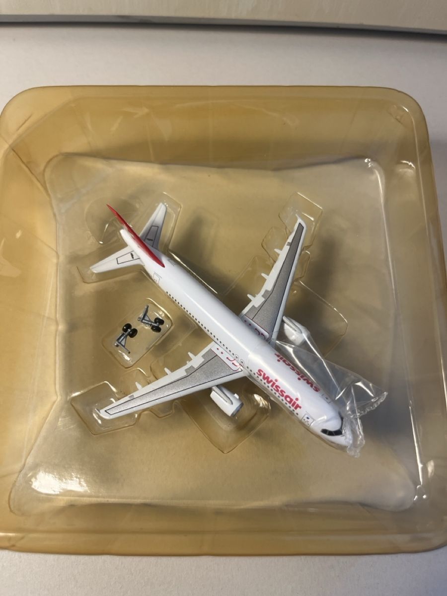 Swissair Kit di modellismo & Modellini statici: Flugzeugmodell Swissair A320-214 – Nuovo e nell'imballaggio originale da Zürich venduto da du_bois 2