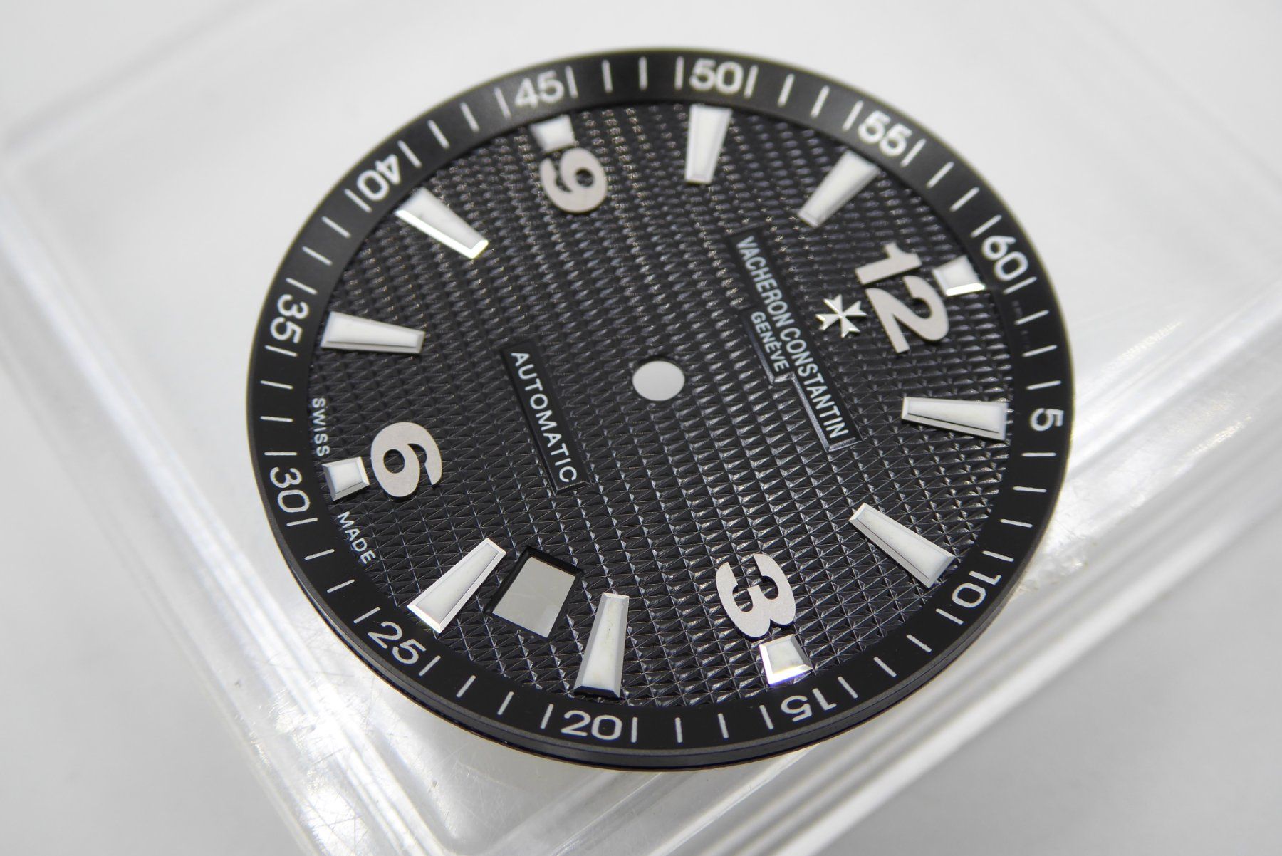Vacheron Orologi: Vacheron Constantin Overseas Black dial 47040 – Nuovo (secondo la descrizione) da Geneve venduto da adr_xk6n 2