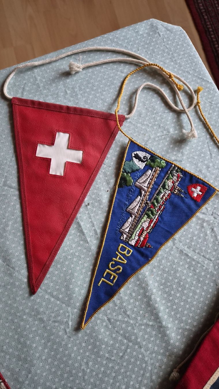 Bandiere: Vintage Wimpel Basel Schweiz – Usato da Kölliken venduto da Upcycling-by-Mc-TAM