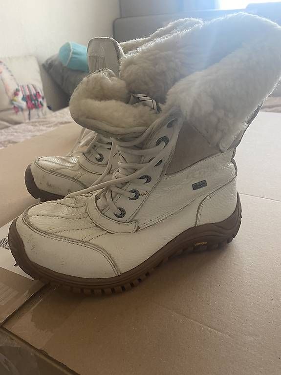 Scarpe da donna: UGG Winterschuhe – Usato da Richterswil venduto da pes_q6wv 1