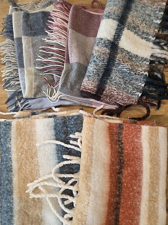 Foulard & Sciarpe: Winterschals 5Stk – Usato da Wittnau venduto da fabie008
