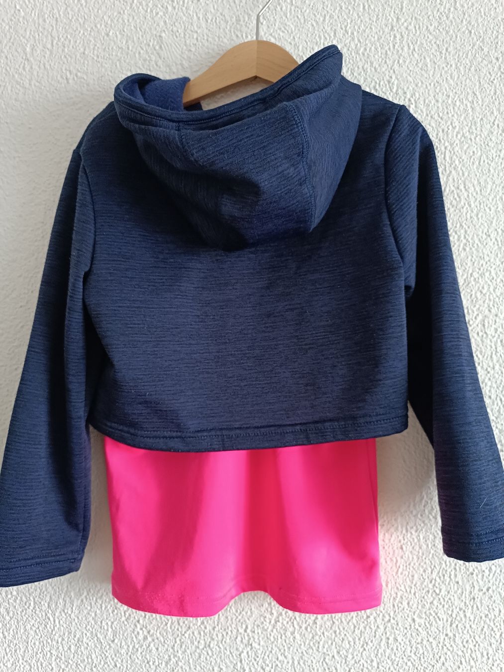 Under Armour Maglioni & Felpe: Pullover Gr 116/122 Under Armour / Sport  – Usato da Binz venduto da julijuli 3