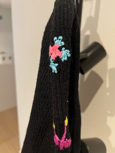 Maglioni & Felpe: Schöner schwarzer Pullover von Essentiel Antwerp - wie neu – Nuovo (secondo la descrizione) da Zürich venduto da car_pth8 2