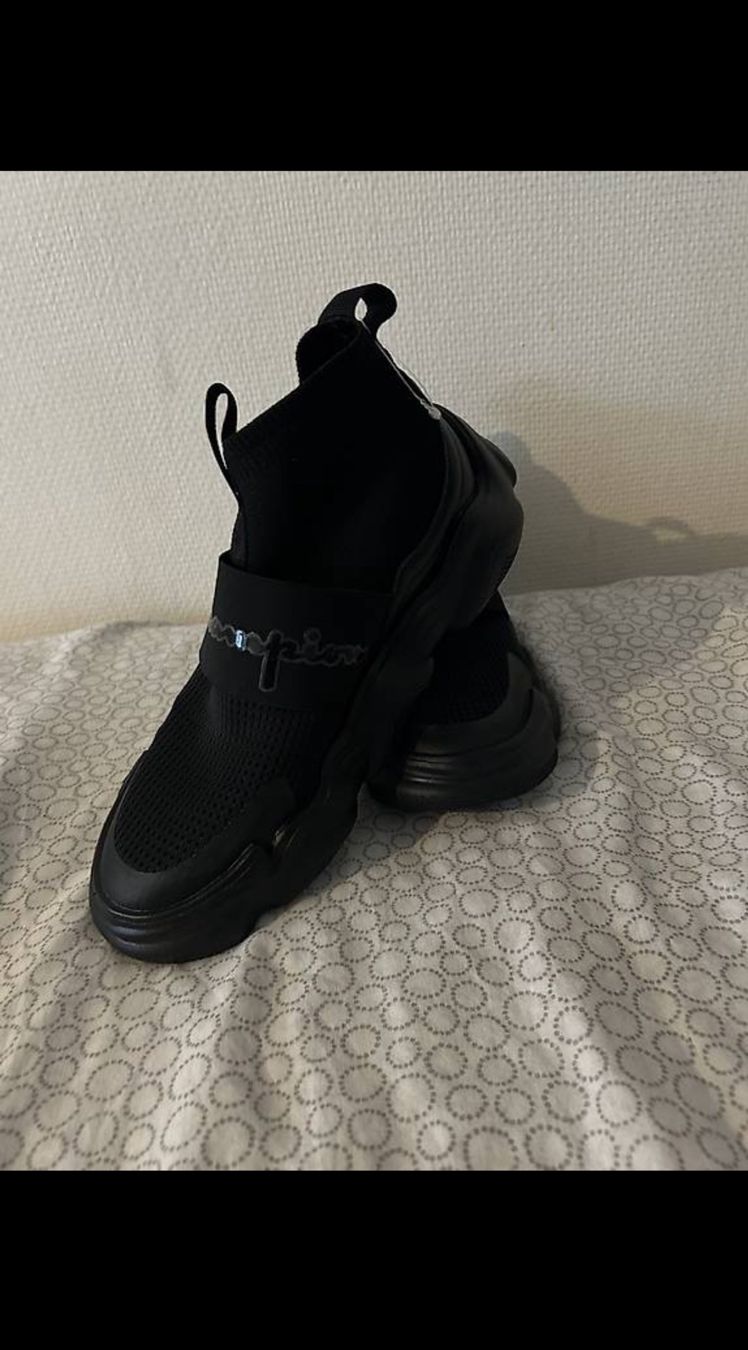 Champion Scarpe da uomo: Schuhe Champions – Usato da Zürich venduto da Yvo619 1