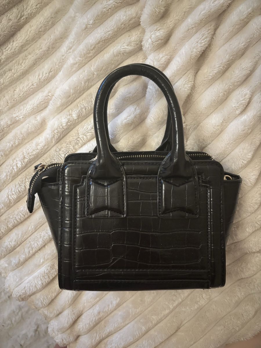 Borse da donna: Schwarze Handtasche im Kroko-Look – Nuovo (secondo la descrizione) da Kehrsatz venduto da ale_zpc6 1