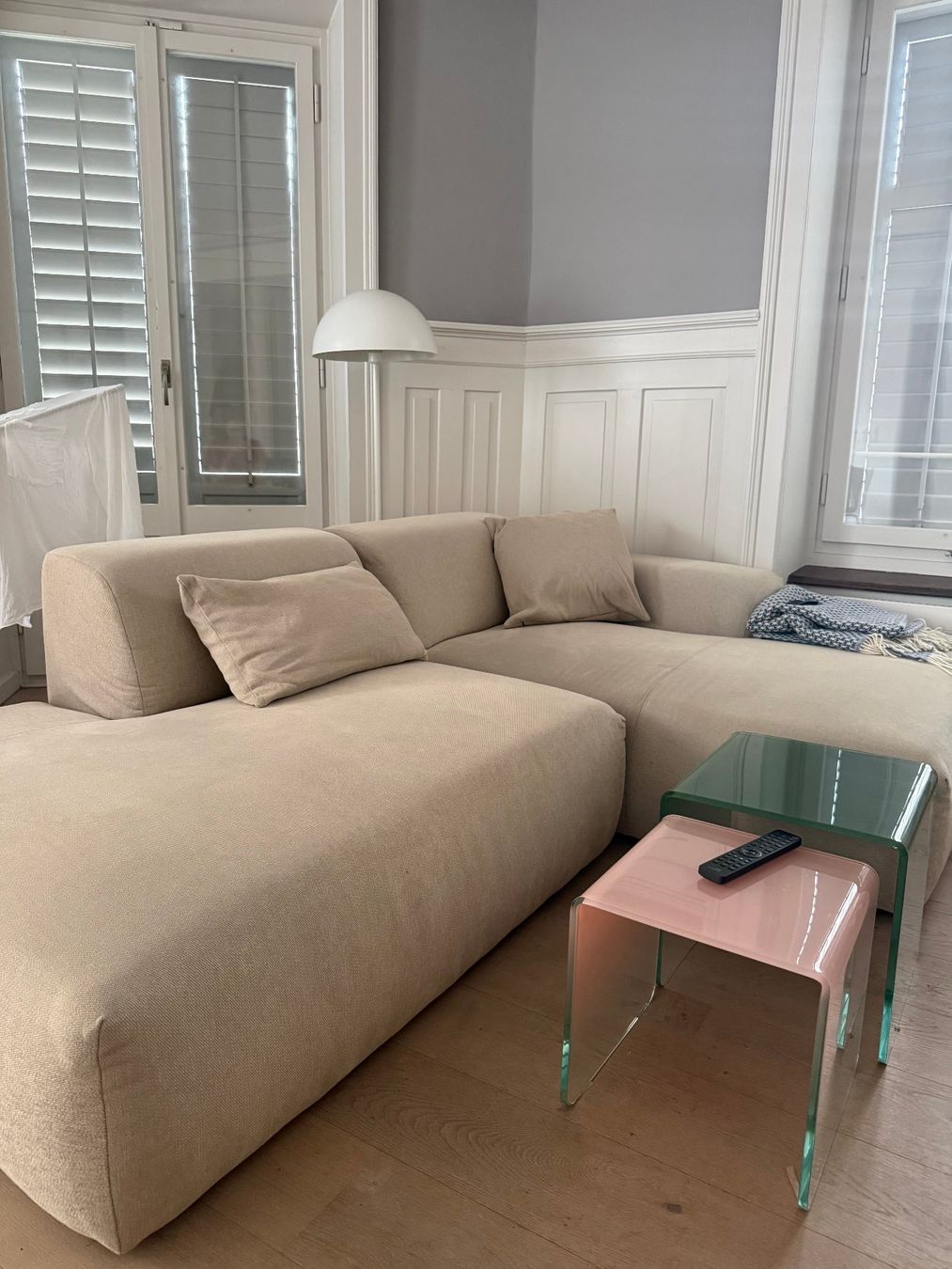 Sofas: MYCS Ecksofa PYLLOW cremeweiss – D'occasion à Zürich par lea_9s5y