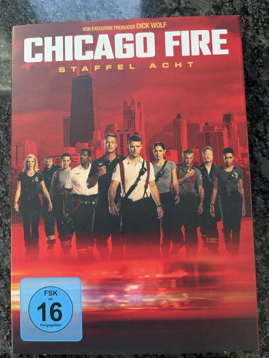 Tutti i DVDs: Chicago Fire Staffel Acht / 8 – Usato da Herisau venduto da spinn_chind