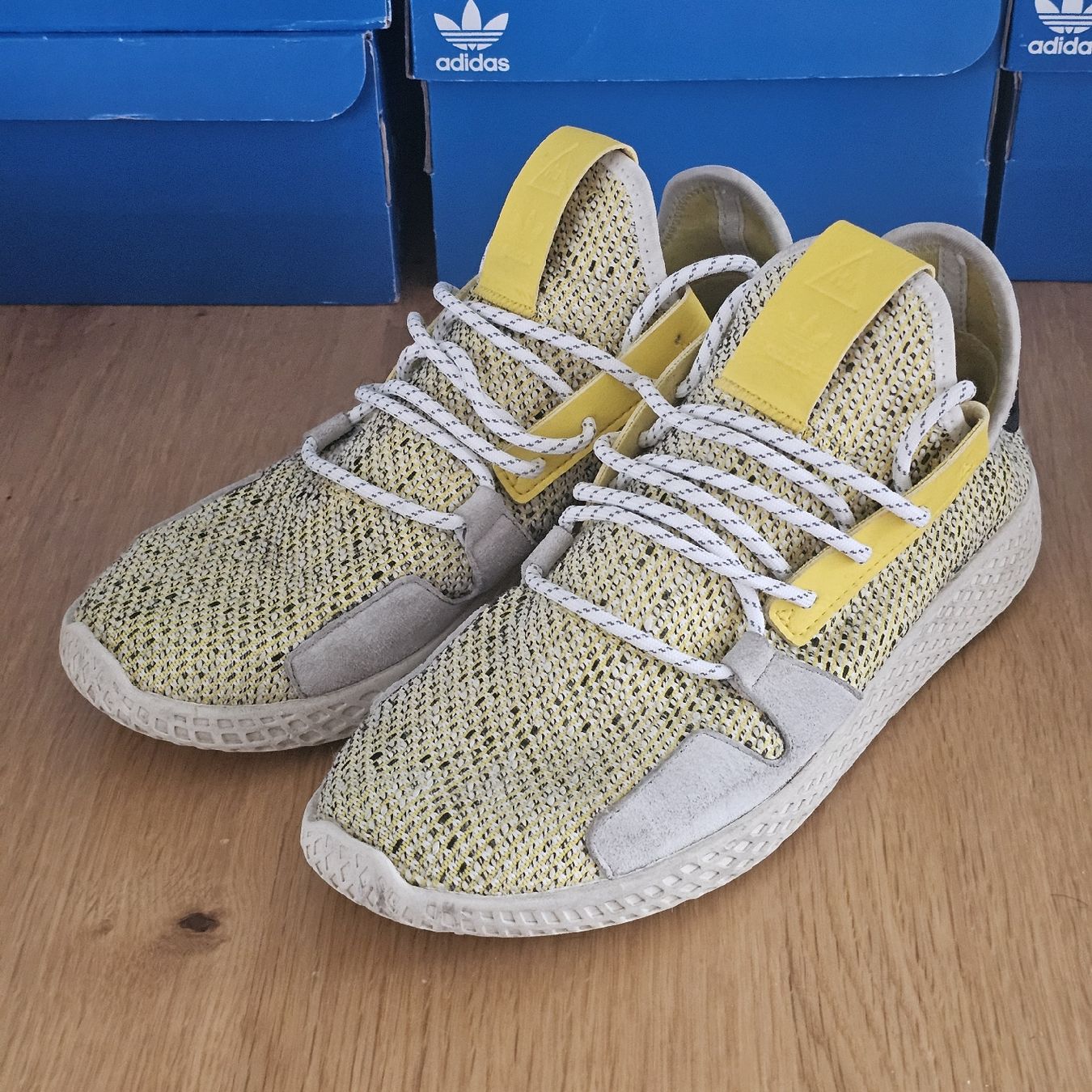 Adidas Scarpe da uomo: Adidas hu Pharrell Williams jaune taille 40 – Usato da rolle venduto da Noma-collectible 1