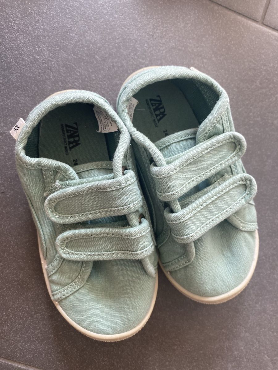 Zara Scarpe per ragazzi: Zara Kinder Turnschuhe Grösse 24 hellgrün  – Nuovo (secondo la descrizione) da Binningen venduto da Eober 1