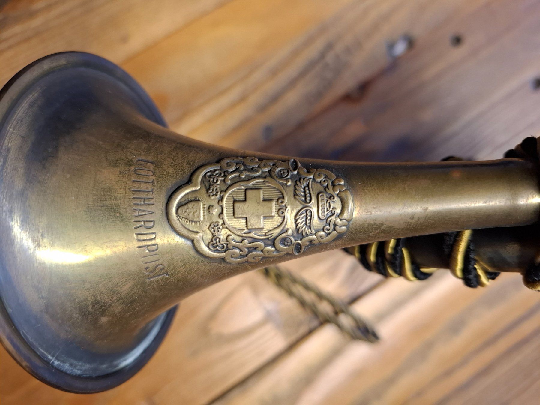 Strumenti musicali: Originales antikes Gotthard Posthorn – Usato da Brunnen venduto da PatrickAndrea 1