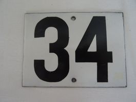 Antikes Emaille Schild Hausnummer 34