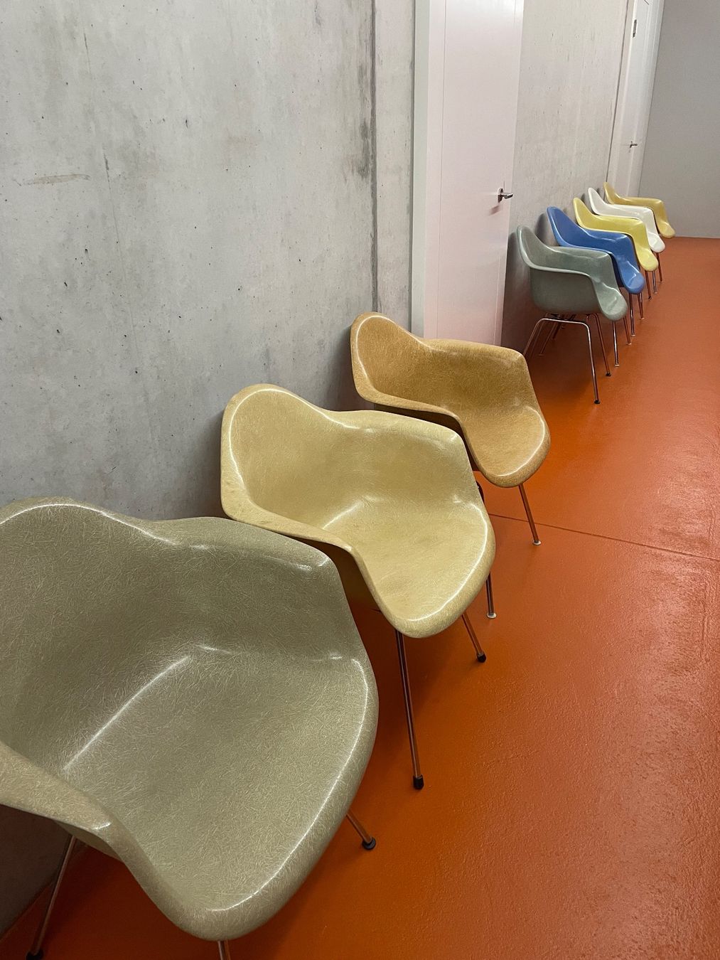 Eames Sedie: Eames Schaukelstuhl schwarz – Usato da ipsach venduto da Latigo 6