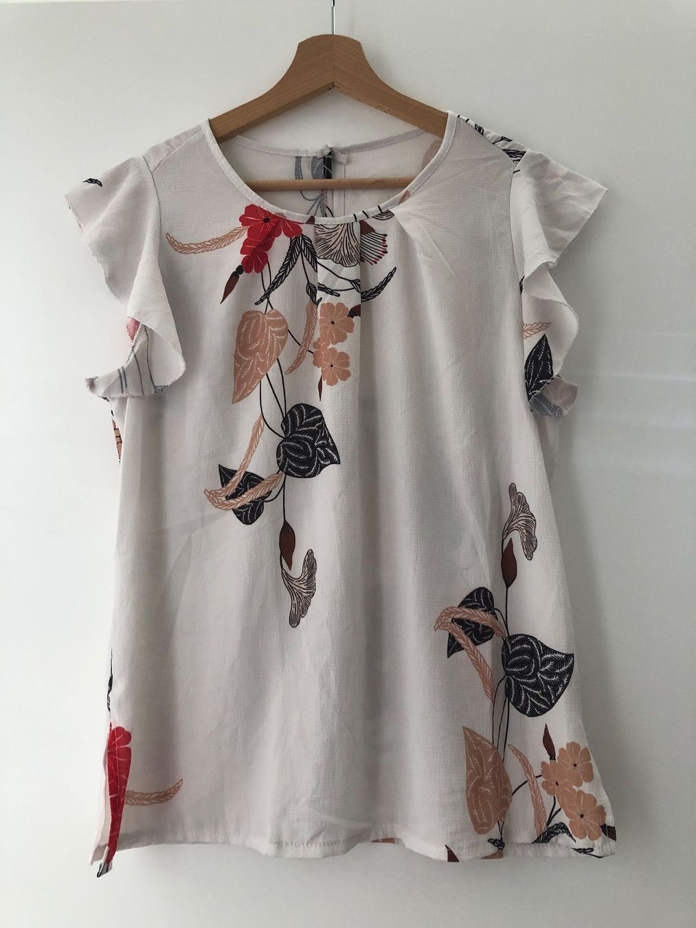 Blusen: Hemd mit Blumenmotiv und Rüschen – Gebraucht aus Wiesendangen von fed_jsw7