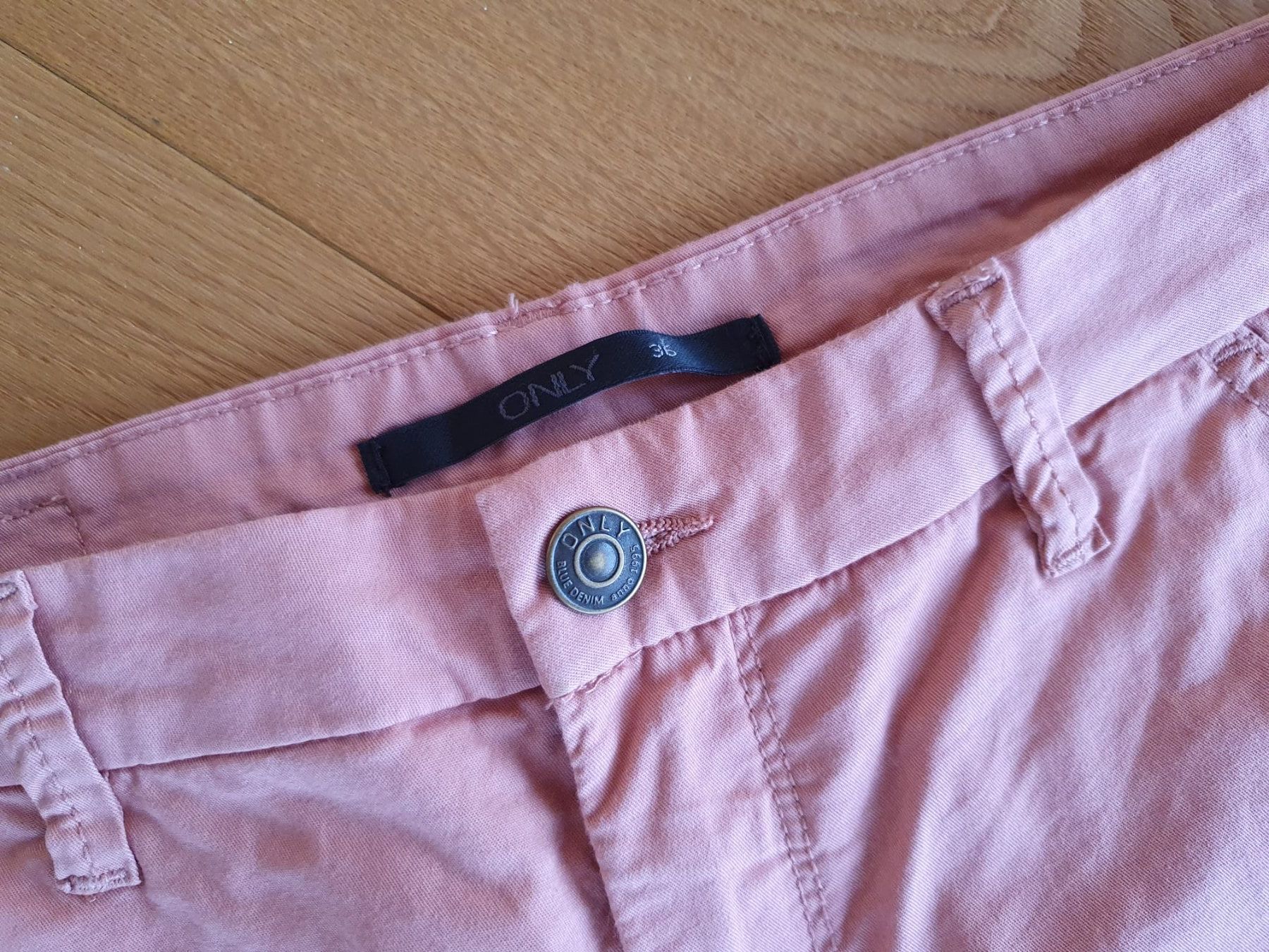Pantaloni: Hosen Bundle, Gr. 36, lachs/dunkelblau – Usato da Pfyn venduto da ka.we 2