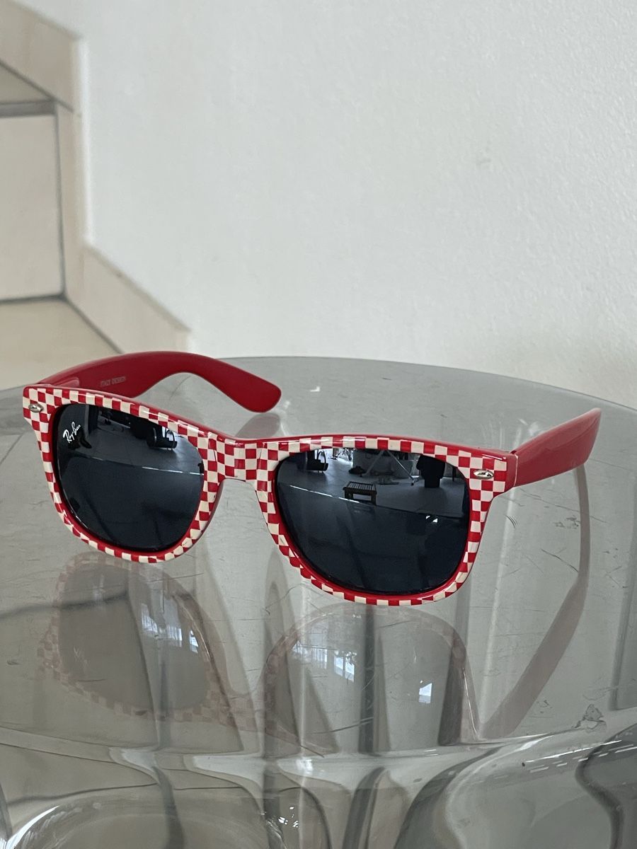 Ray-Ban Occhiali & Lenti: Ray-Ban Wayfarer Sunglasses – Usato da Richterswil venduto da Prangins9 9