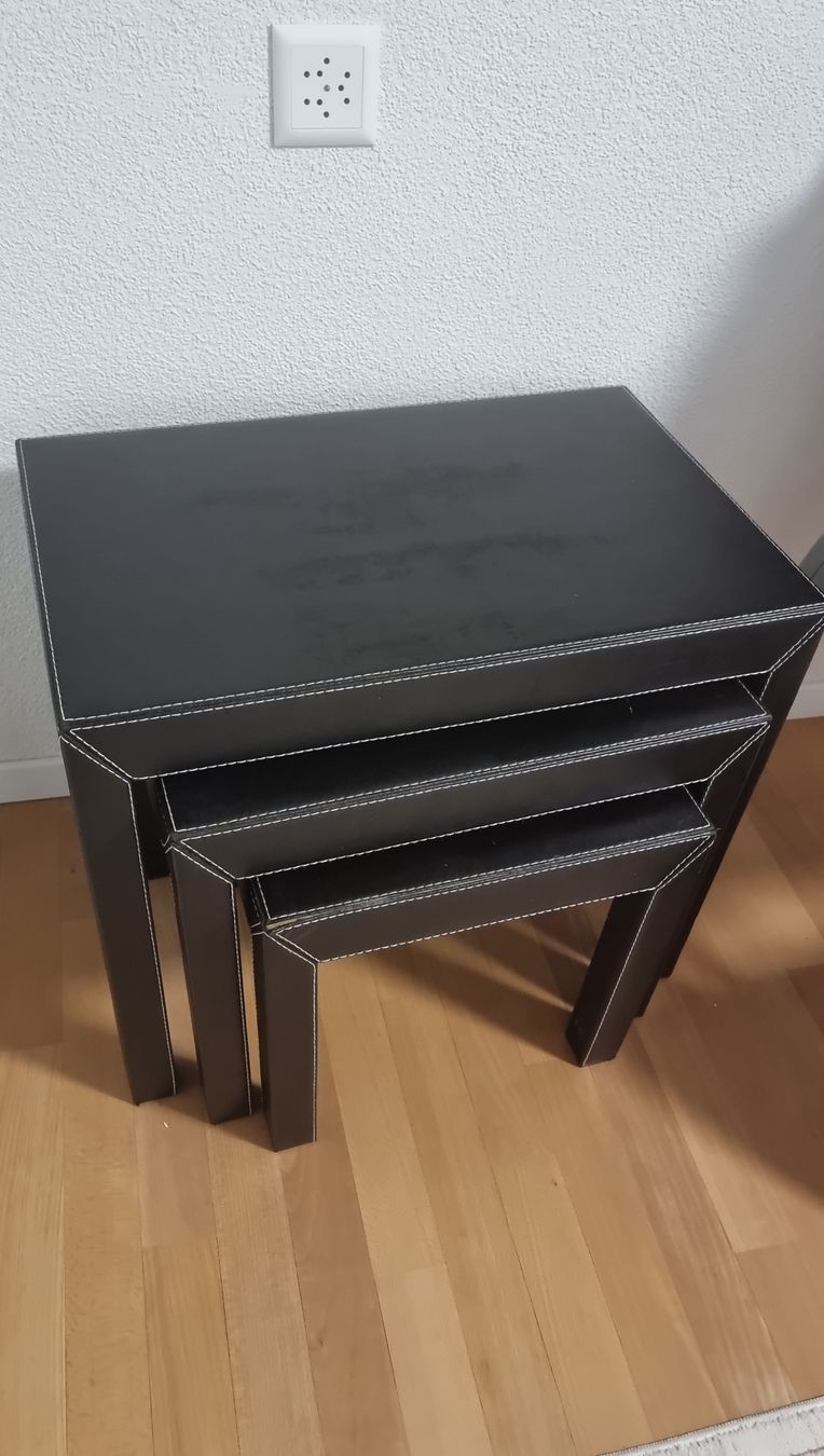 Set di tavolo e panche: Schwarz Beistelltisch 3 Stück  – Usato da Hettlingen venduto da osm_t6zs