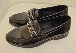CATWALK Lack-Loafer Schwarz mit Ketten-Detail Gr. 36 – Neu