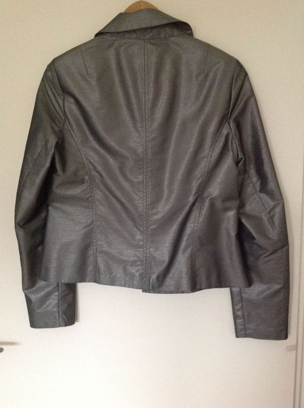Giacche: Apriori leichte Jacke Gr 36 silbrig festlich – Usato da Urdorf venduto da alda02 2