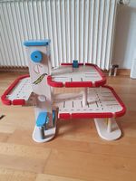 Spielautogarage mit Lift