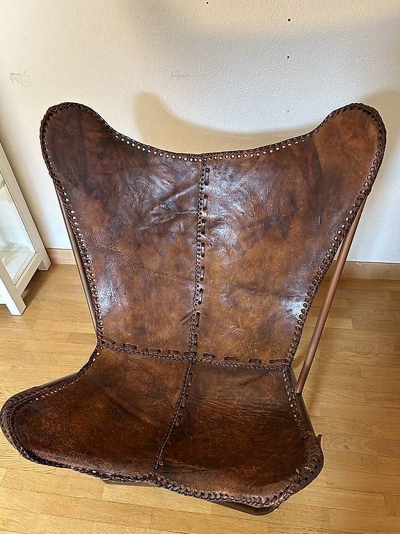 Poltrone: Fauteuil "papillon" vintage en cuir marron – Usato da Bernex venduto da gri_2 1