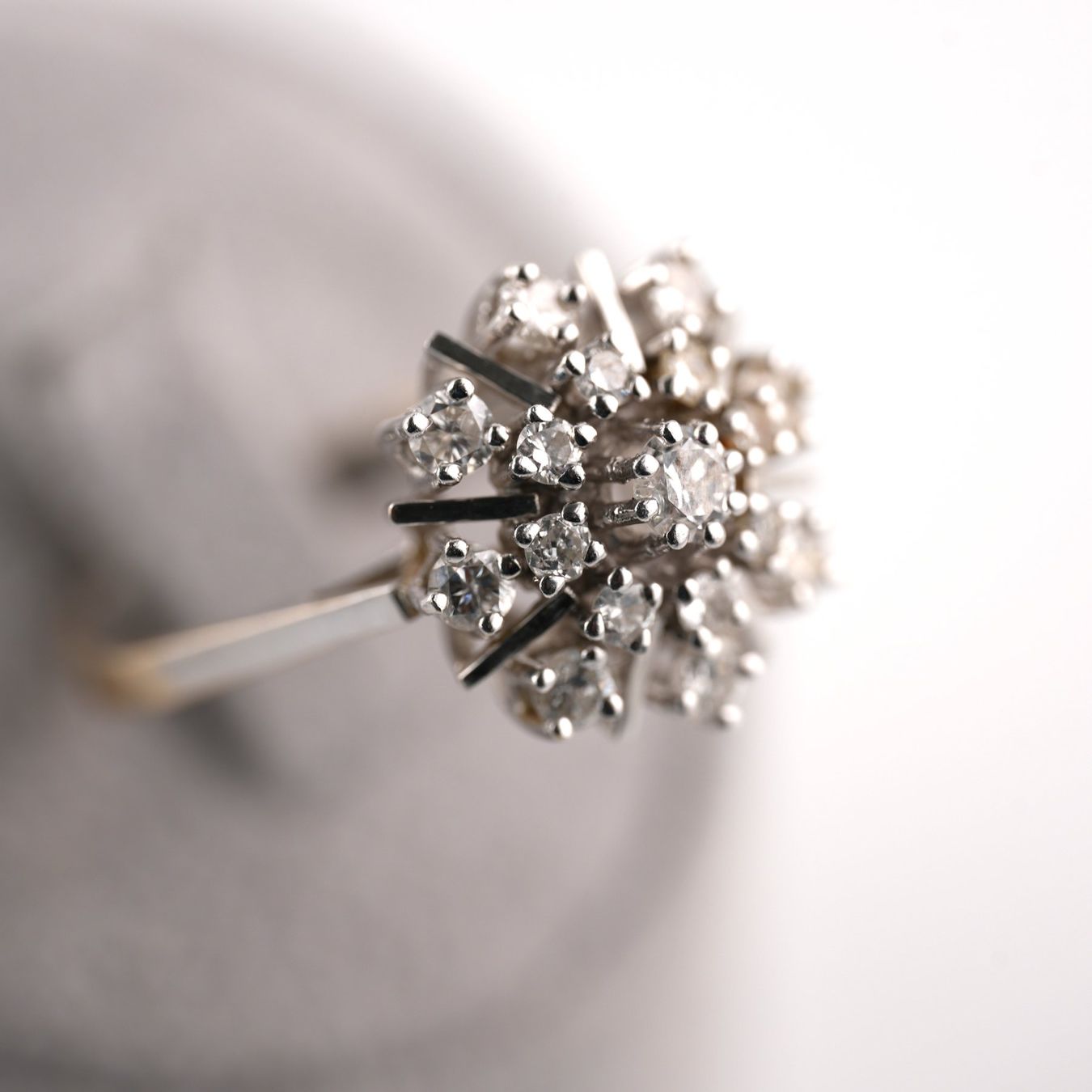Bagues: Weissgoldring mit Diamanten – D'occasion à Basel par Vip24 1