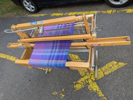 Webstühle ARM mit viel Zubehör 