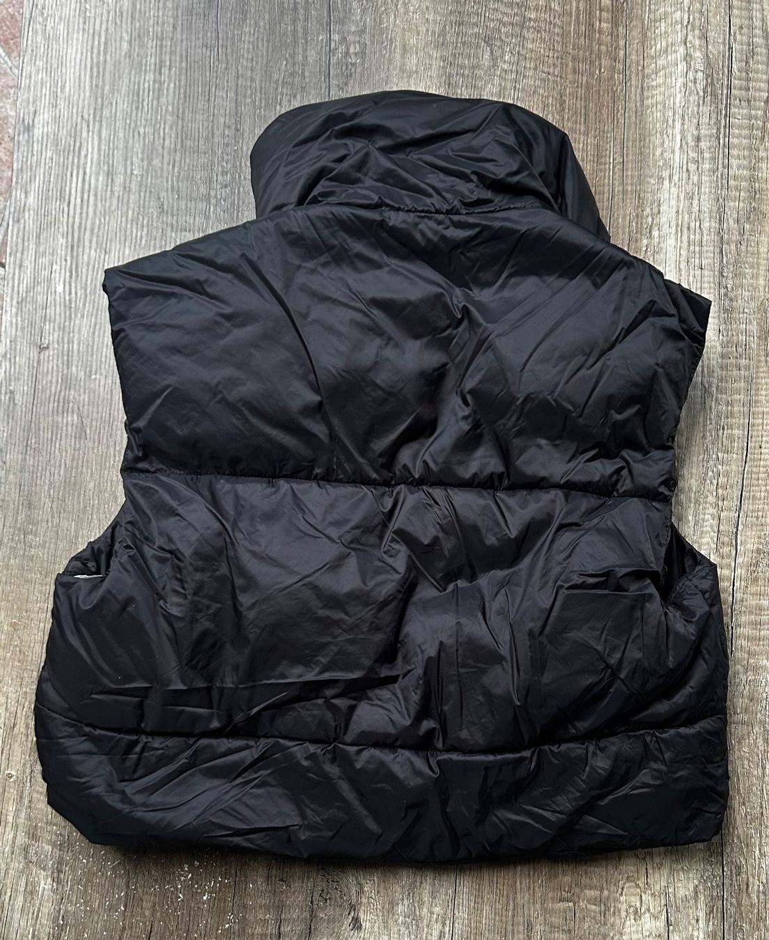Gilets & Westen: Cropped Puffer Weste Schwarz Grösse S – Gebraucht aus Basel von likeitbuyit 2