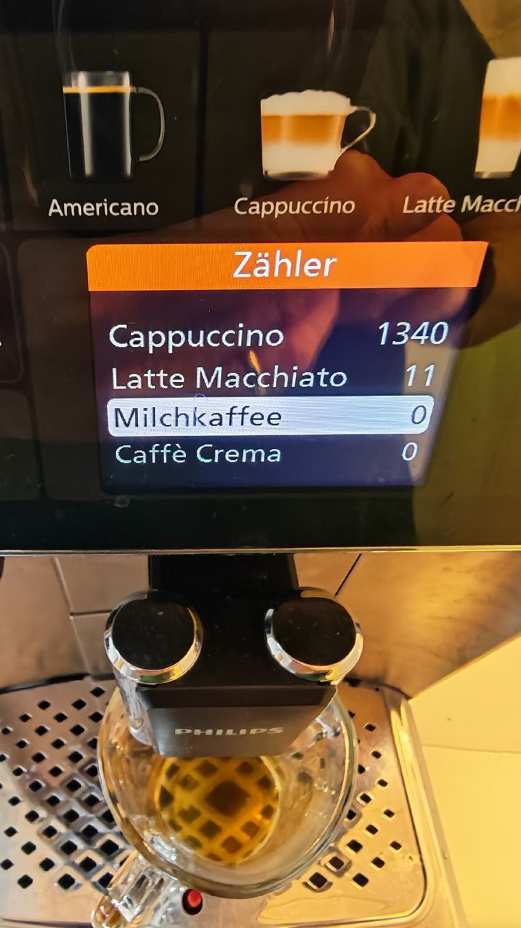 Philips Macchine per caffè & Macchine per espresso:  Philips LatteGo 5400 Series – Difettoso da Tobel venduto da Snicket 4